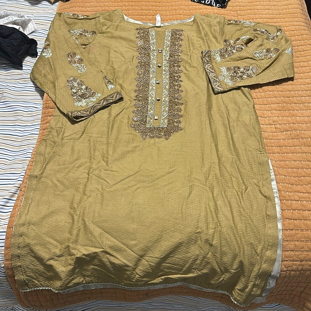 CIRCLE GREEN EMBROIDERED KURTA FOR WOMEN